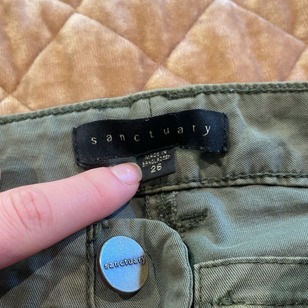 Sanctuary size 26 olive green joggers